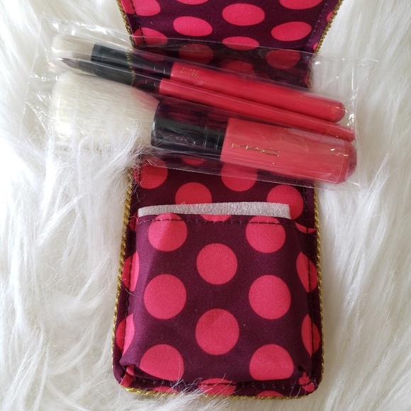 NIB Mac Nutcracker Sweet Essential Makeup Brushes Set - Picture 5 of 5